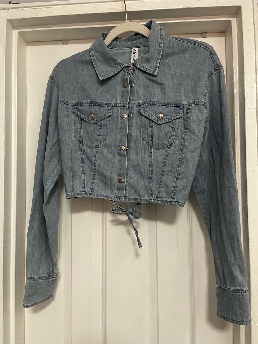 ZARA NWOT Cropped Light Wash Denim Shirt Jacket - OPEN LACE UP BACK Blue
